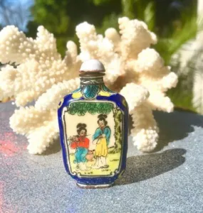 Antique Chinese Women Cloisonne Enamel Multicolor Folk Art Snuff Bottle Rare